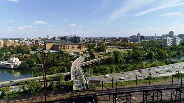 斯古吉尔河上空费城市区的鸟瞰图。视频素材