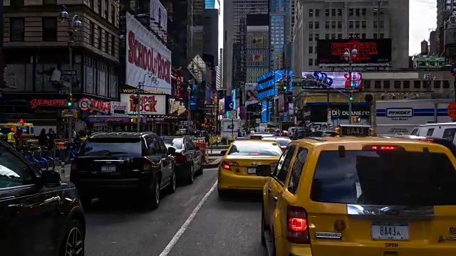 穿越曼哈顿中城的汽车之旅的时间流逝视频素材