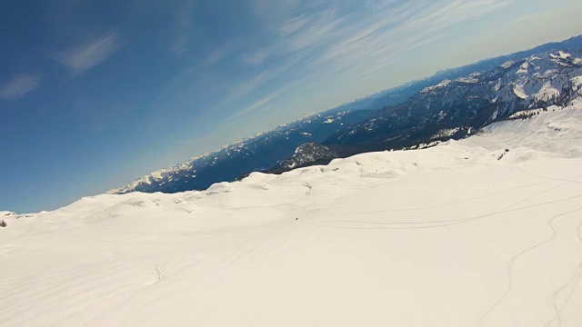 北喀斯喀特山贝克雪上汽车空中飞行的Scriebers冬季娱乐空中视频素材