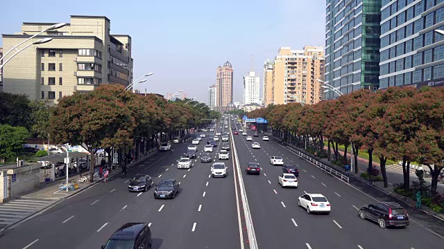 繁忙的交通视频素材画面3