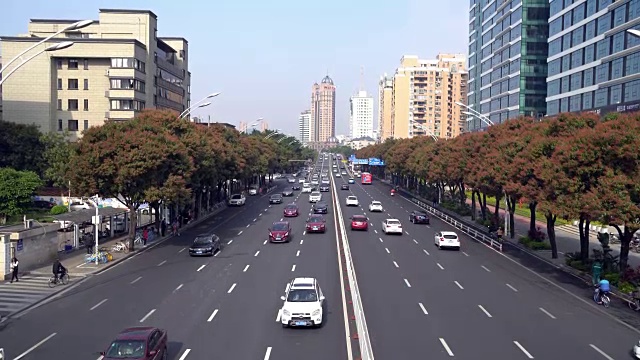繁忙的交通视频素材画面4