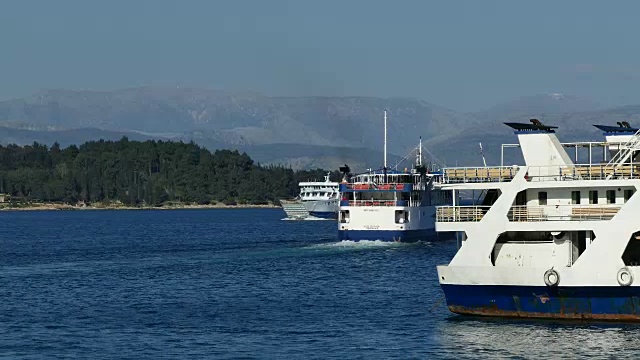 希腊Kerkyra Corfu海港的渡船。视频素材