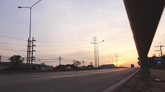 4k:日落时的交通视频素材画面2