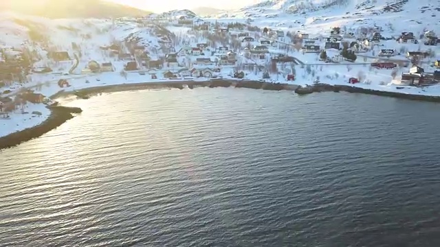 挪威厄斯峡湾在特罗姆瑟鸟瞰海湾和码头视频素材