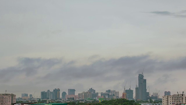 美丽的暴风雨和乌云视频素材画面4