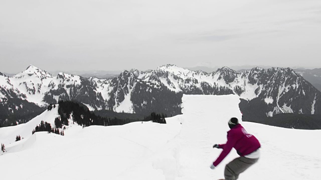 高山滑雪板大空视频素材