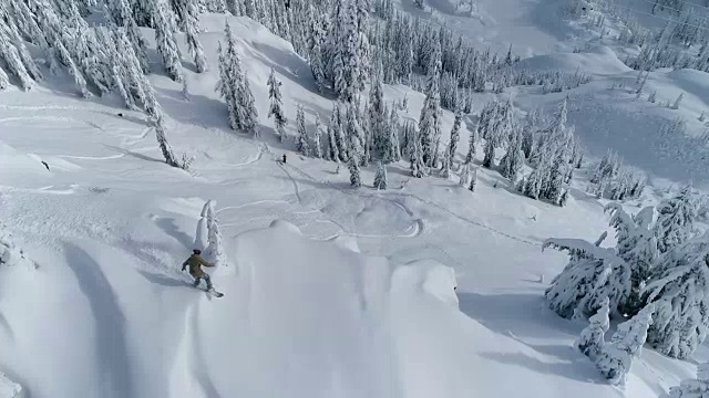 滑雪板无人机空中跟随起飞跳视频素材