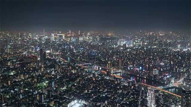 东京，日本，时间推移-涉谷夜从天空树塔中拍摄视频素材画面1