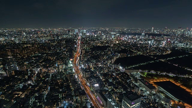 东京，日本，时间推移-涉谷夜从森博物馆广角视频素材画面1