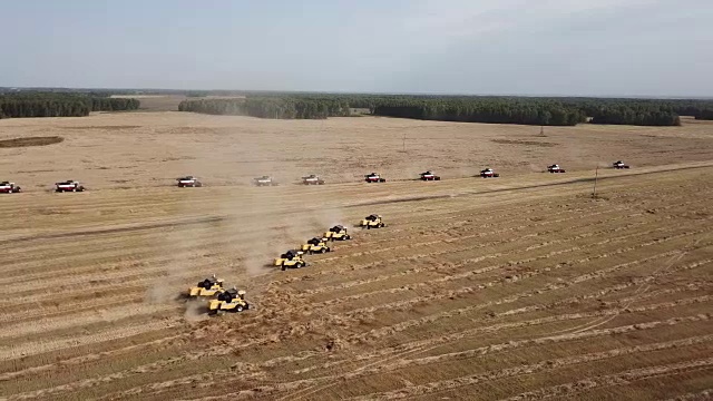 田间收获视频素材画面4