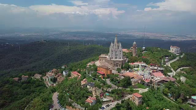 Tibidabo山的巴塞罗那全景图。西班牙加泰罗尼亚视频素材