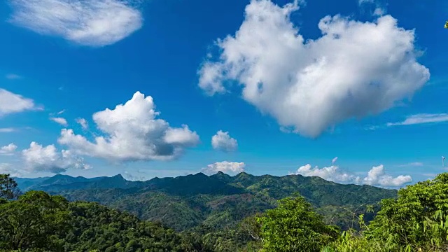 T/L ZI热带山脉和蓝天动云风景视频素材