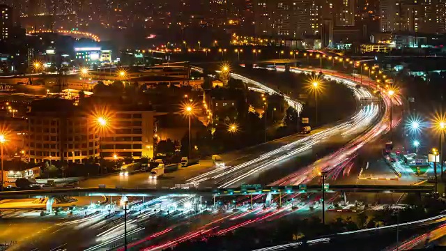 夜晚繁忙的道路时间流逝视频素材