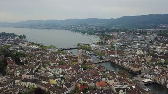 瑞士傍晚时间苏黎世市景湖畔航拍全景4k视频素材