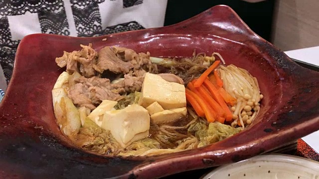 韩国菜，面条套餐视频素材画面2