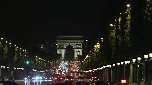 巴黎纪念碑夜景，香榭丽舍大街视频素材