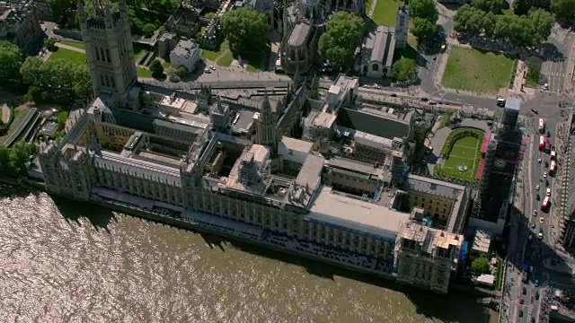 英国伦敦议会大厦鸟瞰图。4 k视频素材