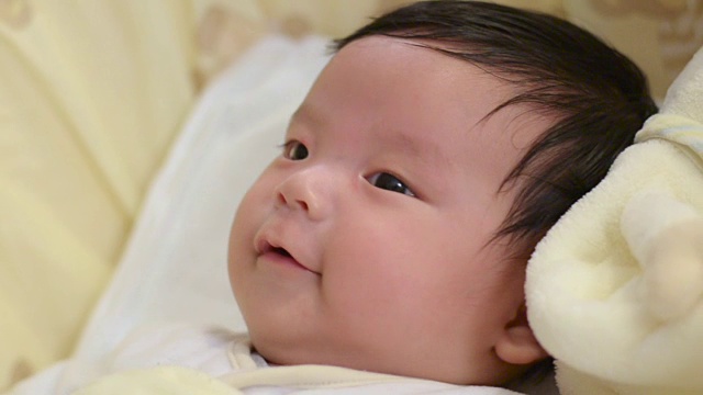 6个月男婴视频素材画面1