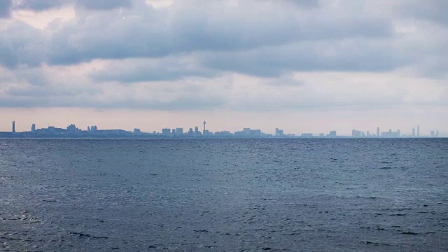 戏剧性的海景雨风暴芭堤雅视图从koh larn, chon buri，泰国，高清视频与复制空间视频素材