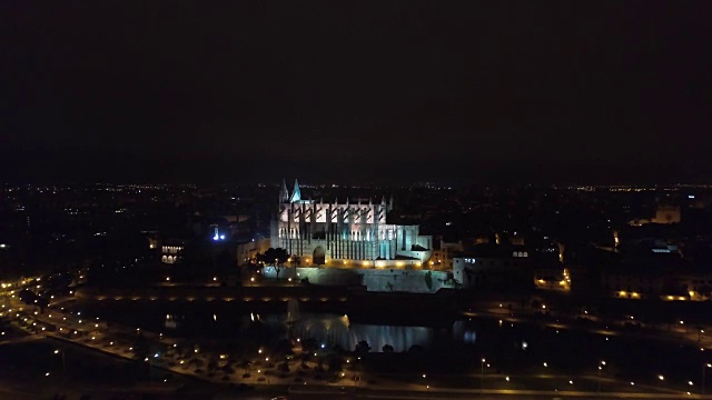 夜景鸟瞰图圣玛丽亚大教堂帕尔马视频素材