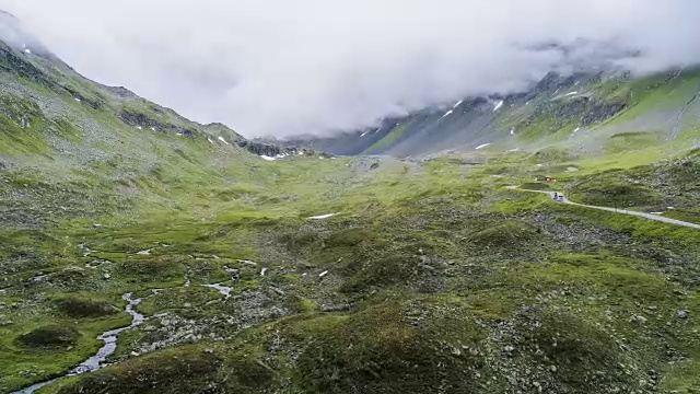 通过Flüela鸟瞰图视频素材