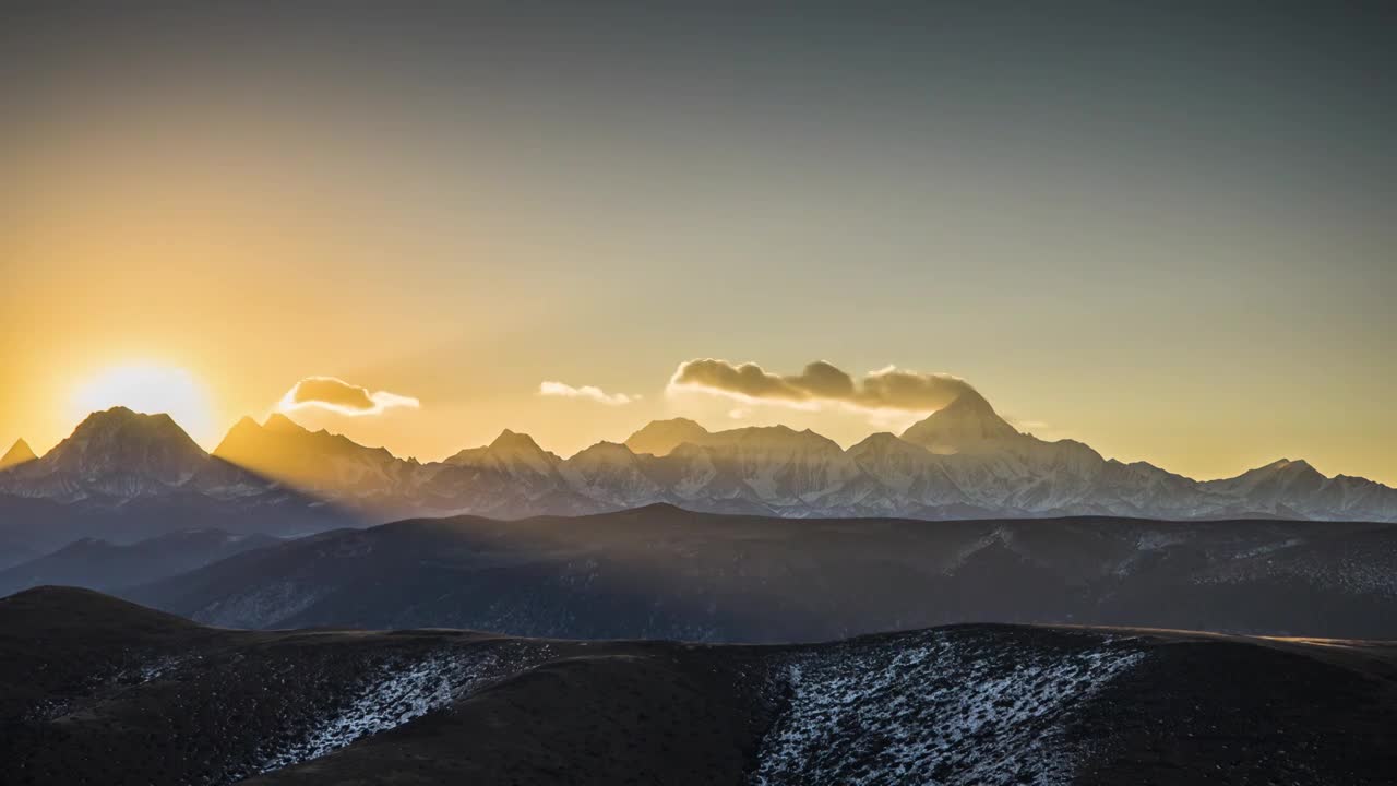 贡嘎雪山延时视频素材